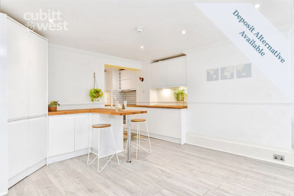 Property photo 2 of 17 Kitchen/Diner