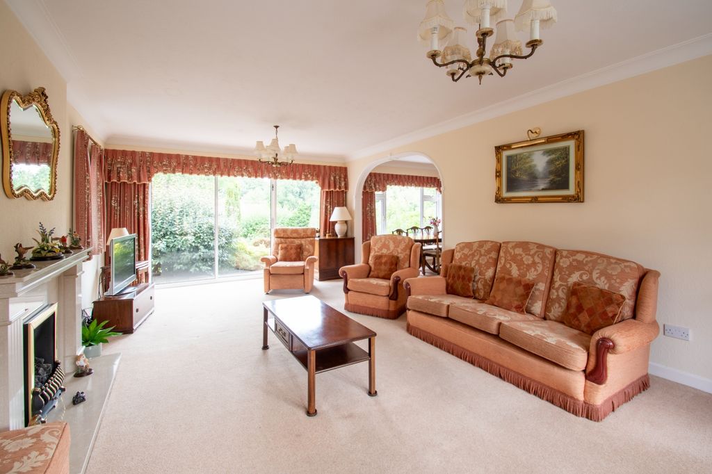 Property photo 2 of 28 Picture No. 04