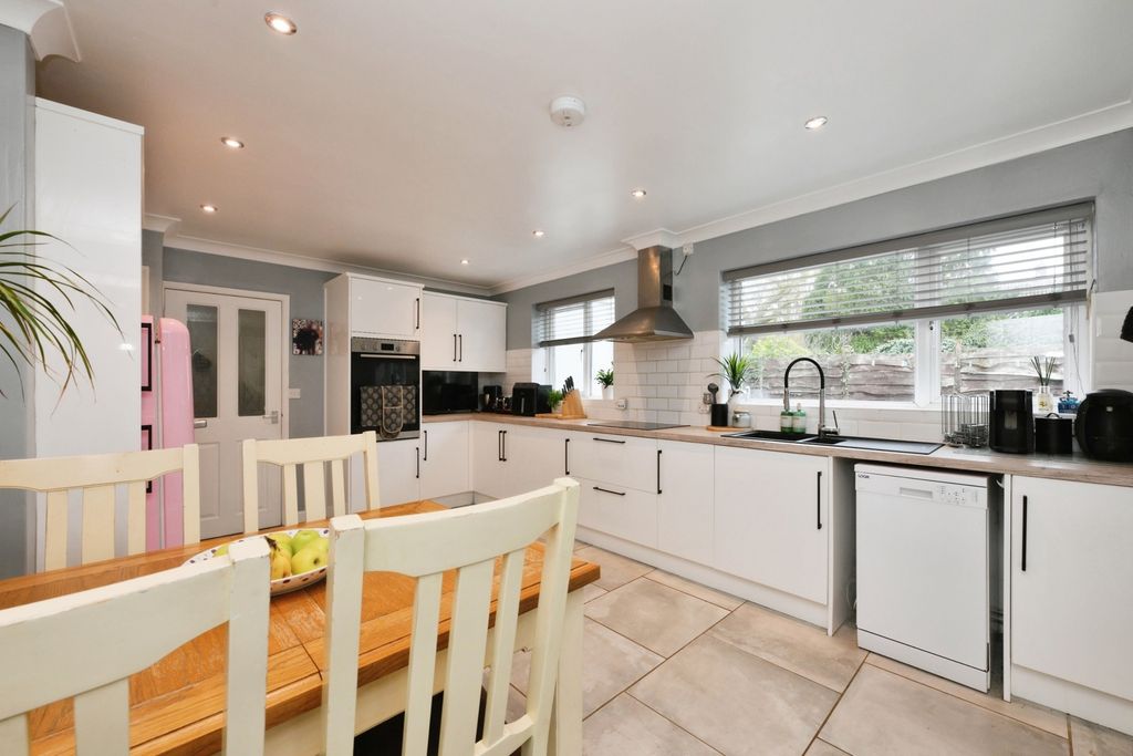 Property photo 2 of 18 Pbox-Img.Jpg