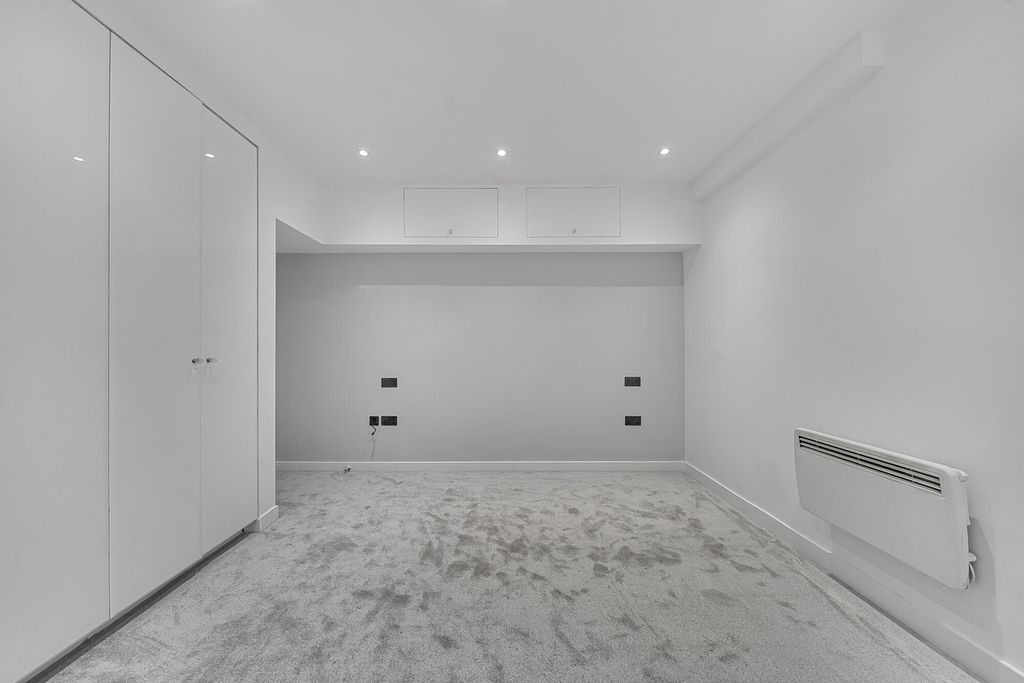 Property photo 3 of 20 1380304-16-69132F...