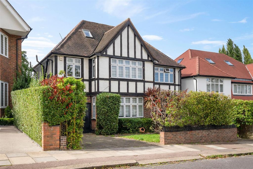 Property photo 1 of 12