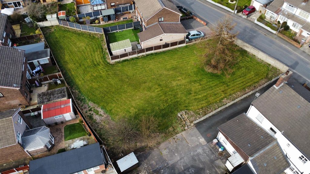 Property photo 1 of 15 Old Whint Land