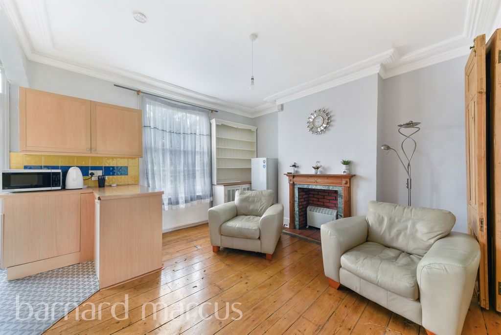 Property photo 3 of 12