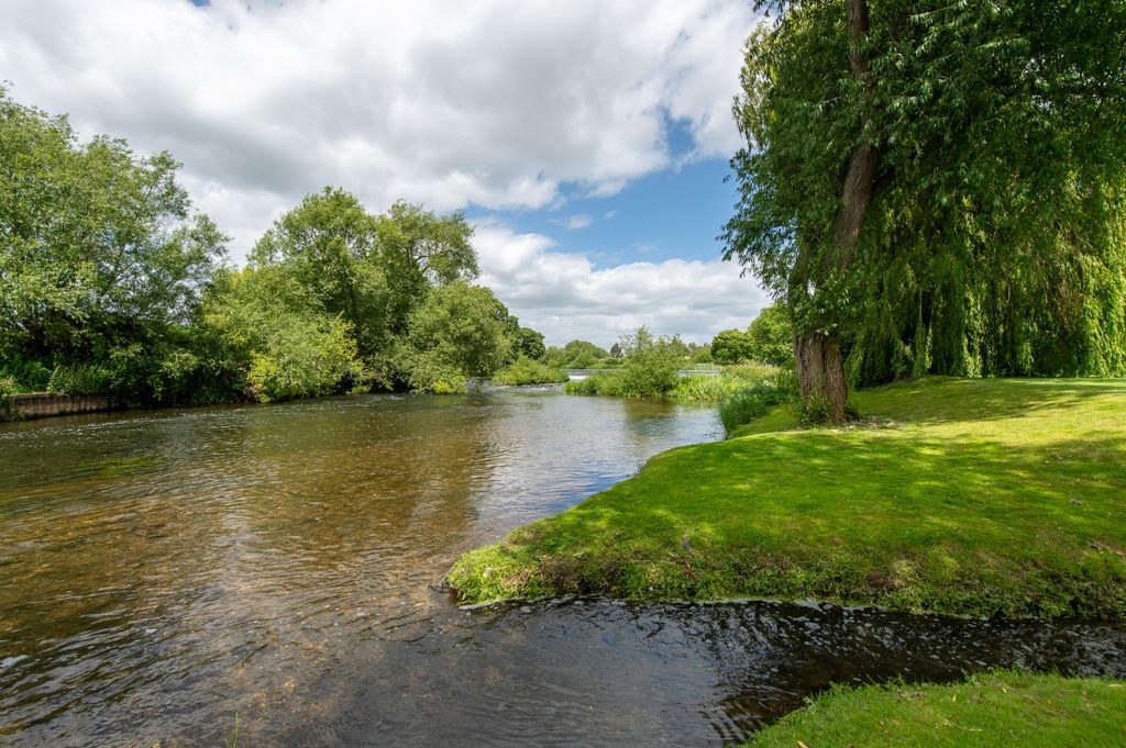 Property photo 3 of 32 Image