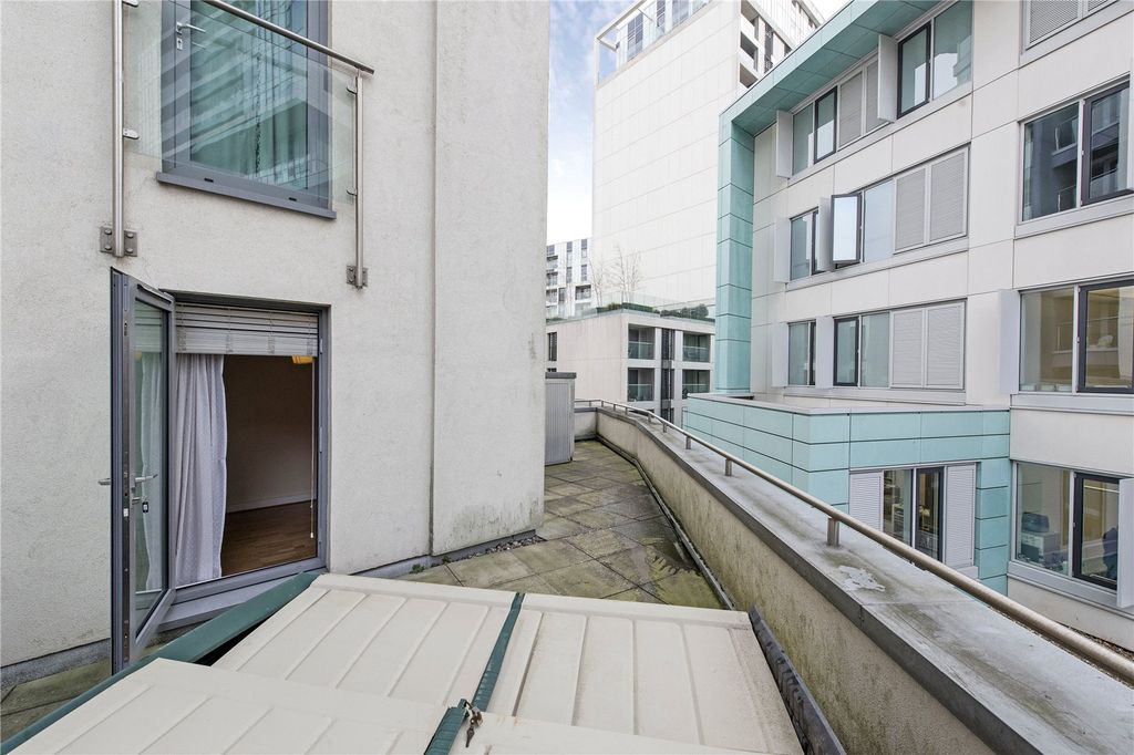 Property photo 3 of 8 Picture No. 12