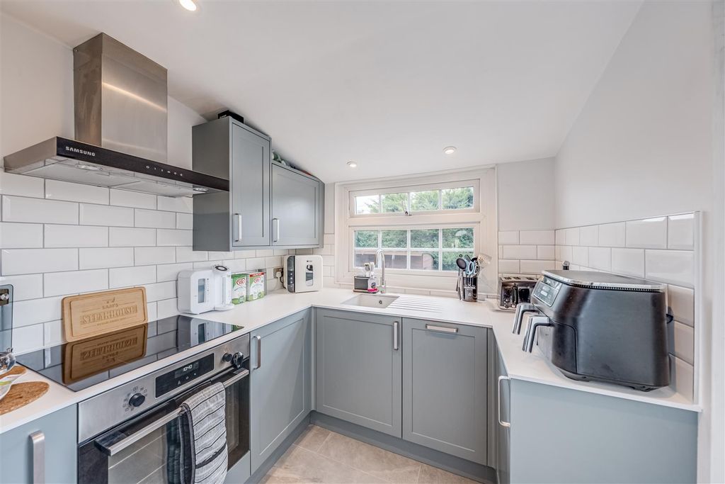 Property photo 3 of 15 Kitchen