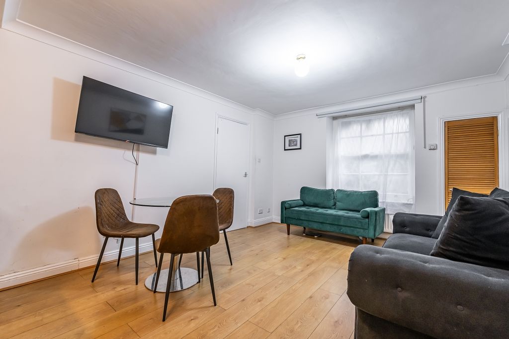 Property photo 3 of 13 Melcombe-Street-03