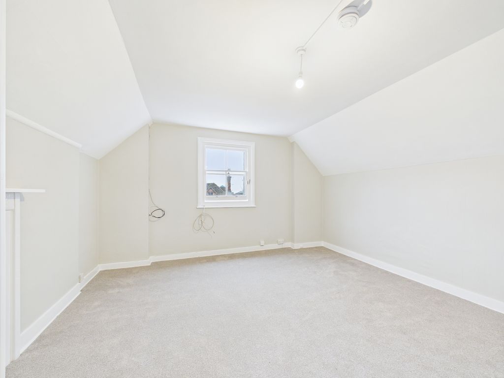 Property photo 3 of 5 Studio Room