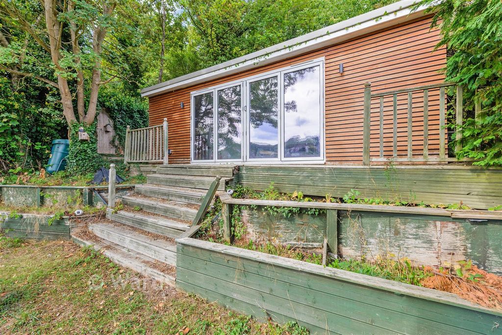 Property photo 1 of 18 Workshop/Outbuildings