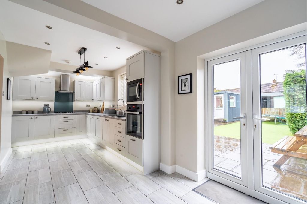 Property photo 3 of 21 Bramham Ave-21.Jpg