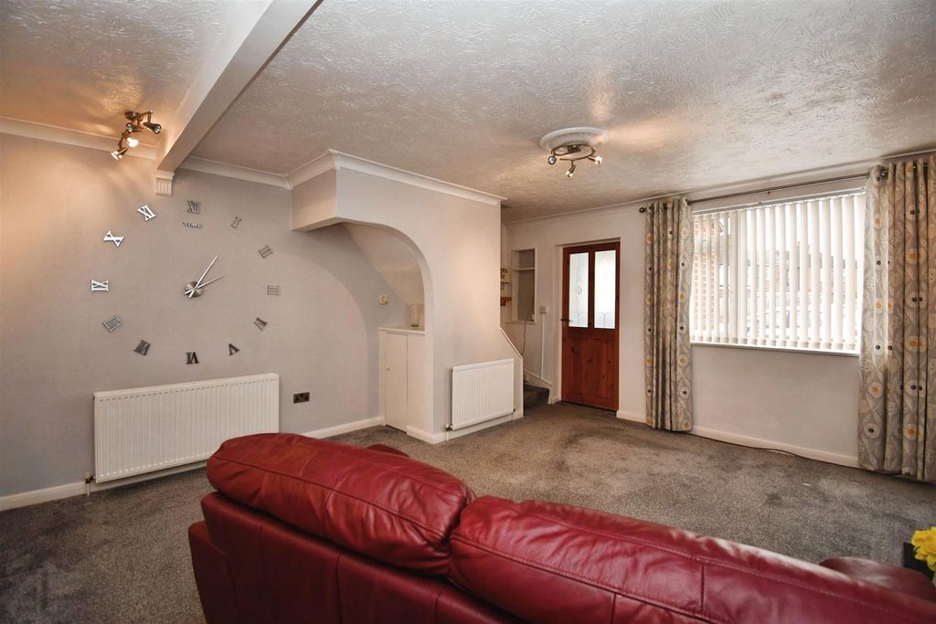 Property photo 2 of 10 c6c77Eb6-U 20 2810 29.Jpg