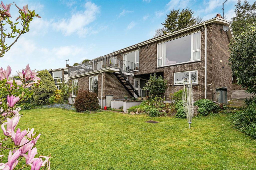 Property photo 1 of 25 External