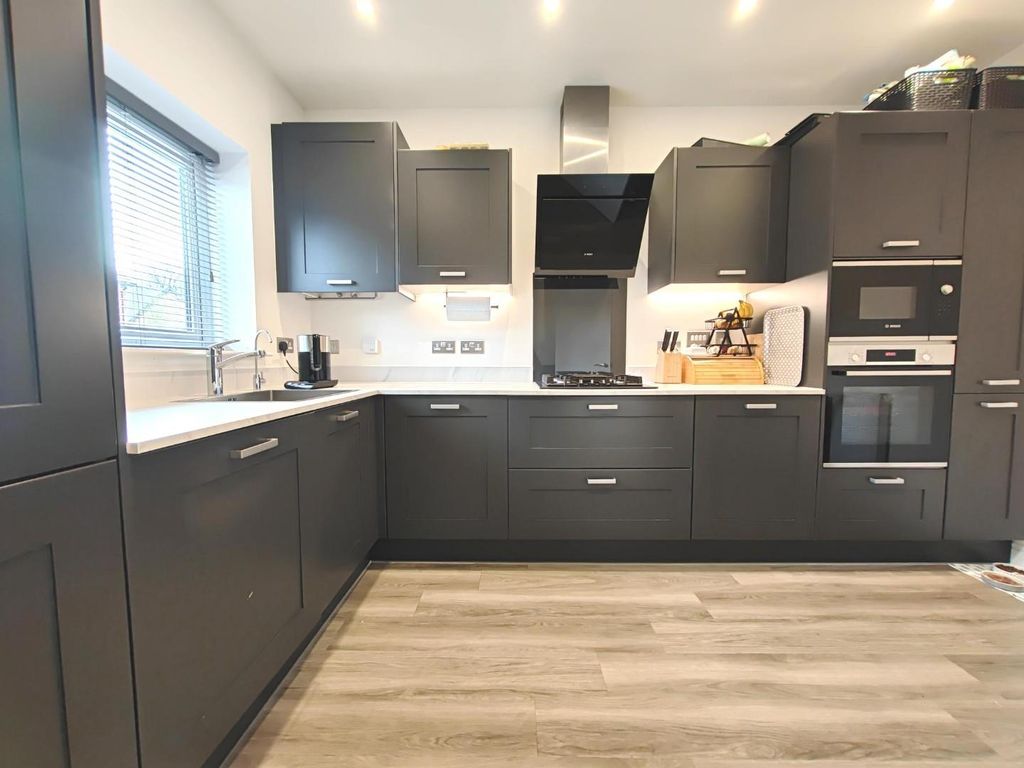 Property photo 2 of 15 1000004994.Jpg