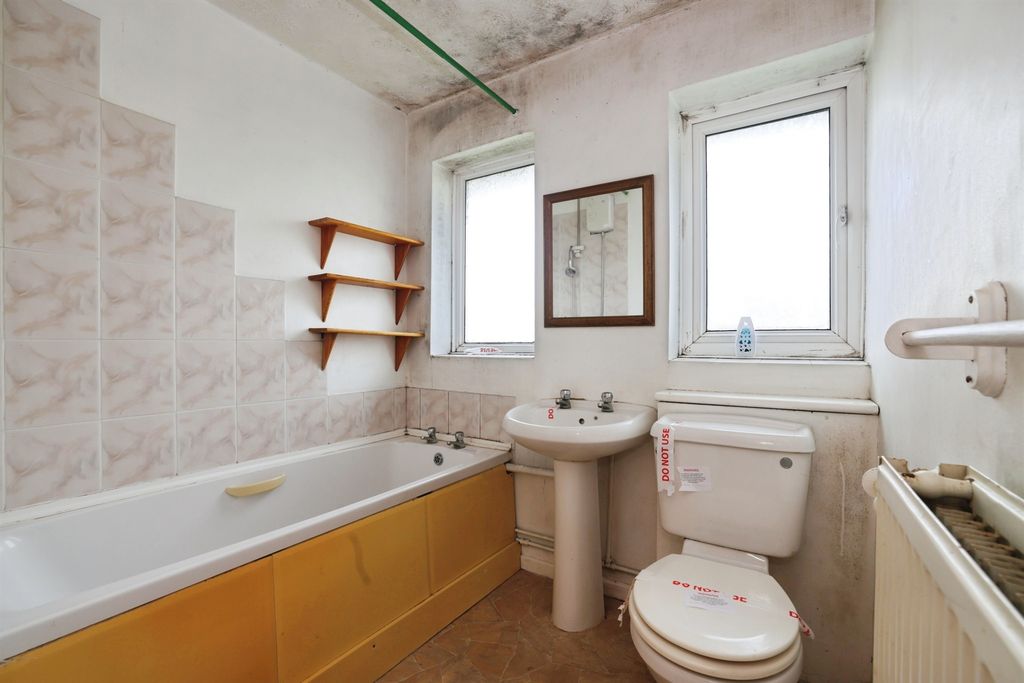 Property photo 3 of 13