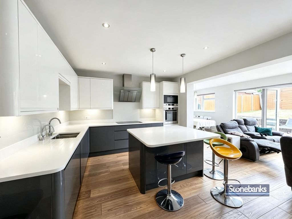 Property photo 1 of 16 11.Png