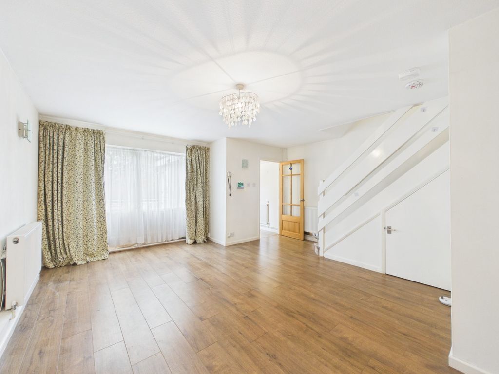 Property photo 2 of 13 5905792