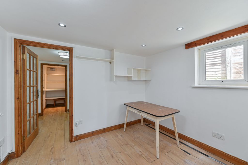 Property photo 2 of 5