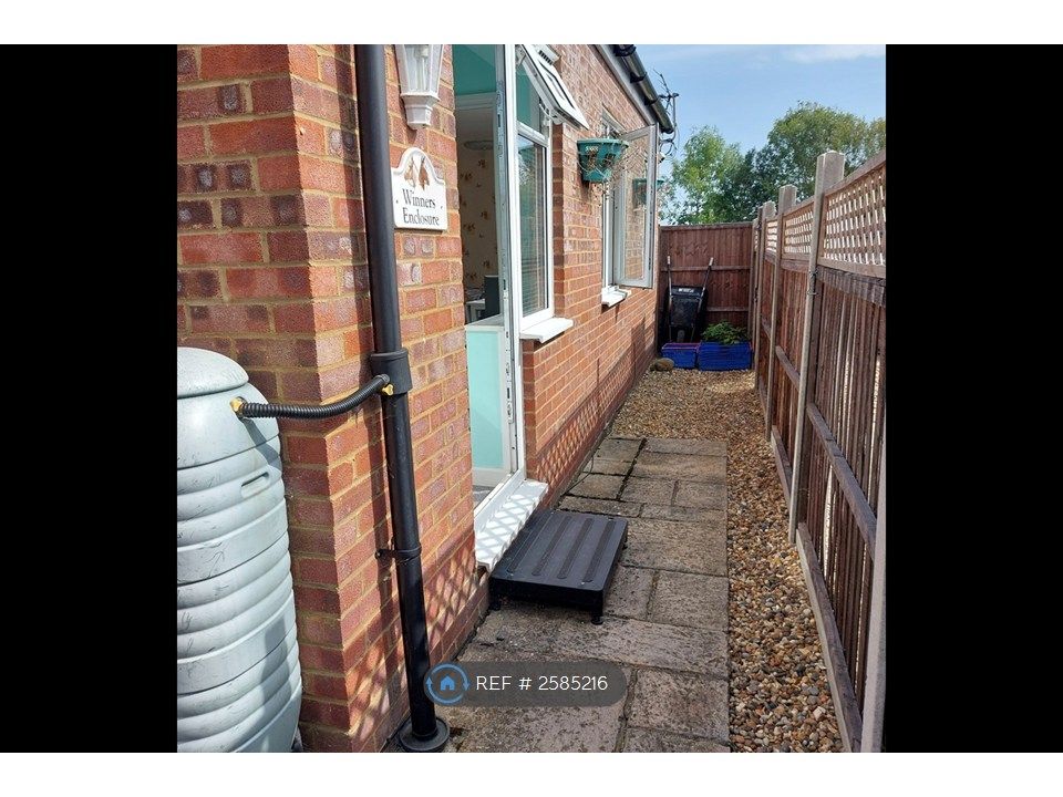 Property photo 1 of 6 Own Entrance Door