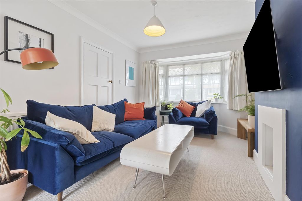 Property photo 3 of 22 11 Downlands Avenue-014.Jpg