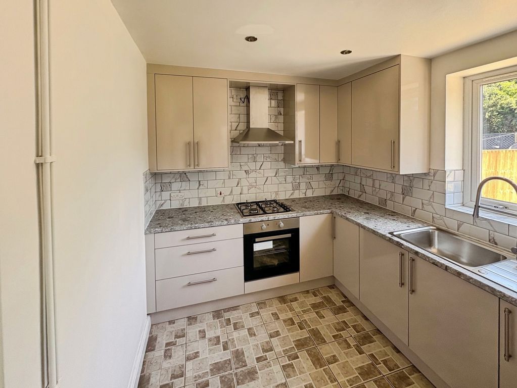 Property photo 2 of 9 Kitchen