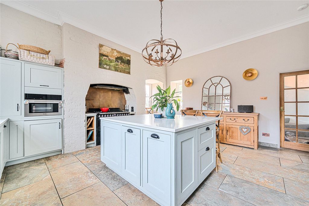 Property photo 2 of 45 Picture No. 62