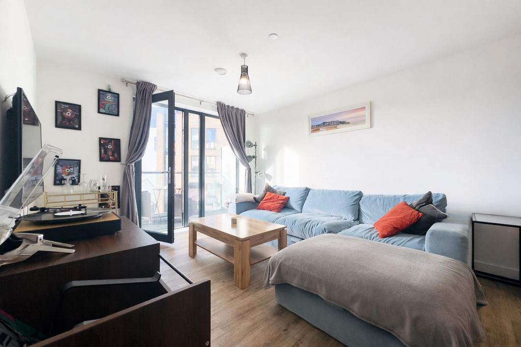 Property photo 3 of 11 7E56240C-3376-4207-89E5-Ae98727Da168.Png