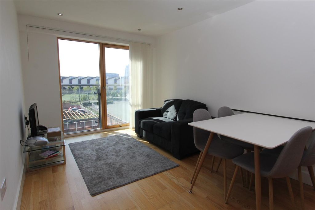 Property photo 2 of 7 Bright Lounge With Dining Set And Juliet Balcony...