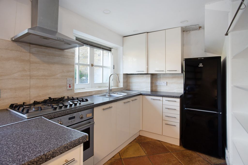 Property photo 3 of 9 3