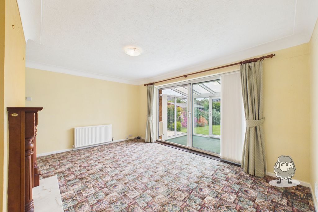 Property photo 3 of 19 Cam03047G0-Pr0102-Still023