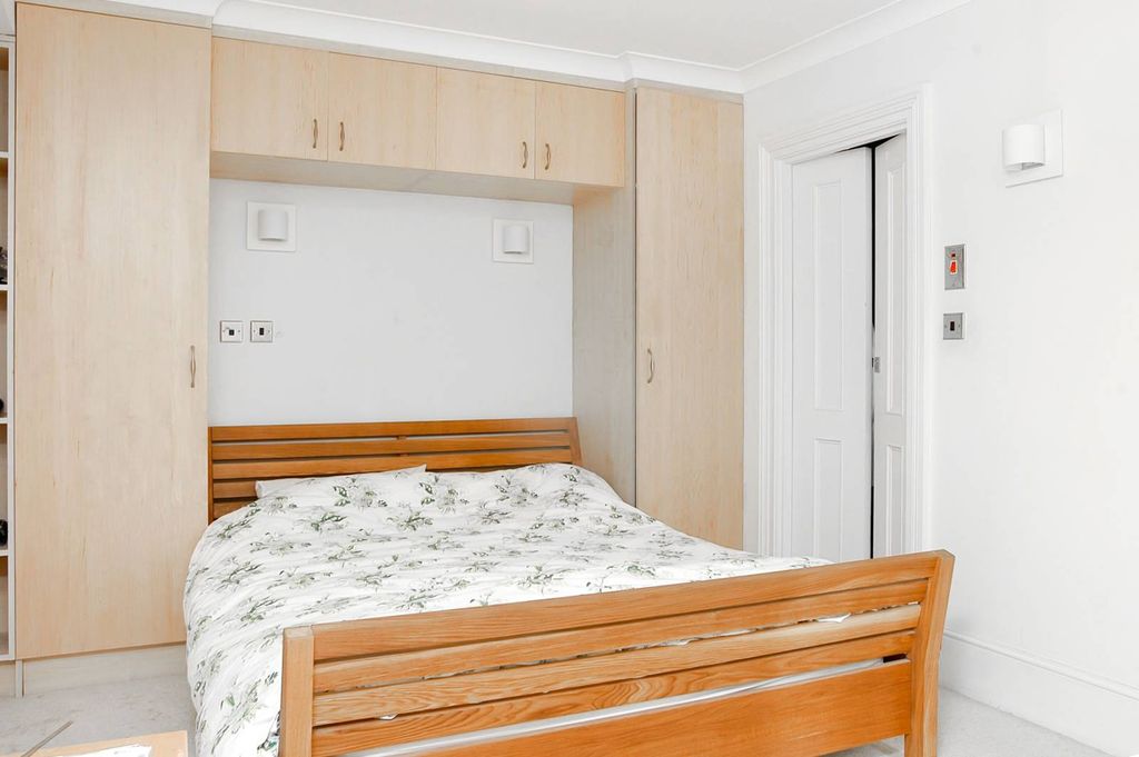 Property photo 3 of 6