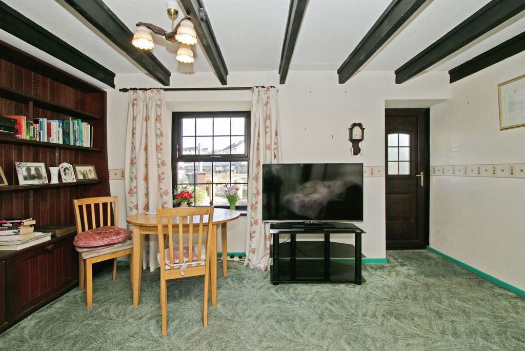 Property photo 2 of 27 Lounge/Dinning