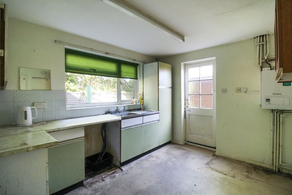 Property photo 3 of 13