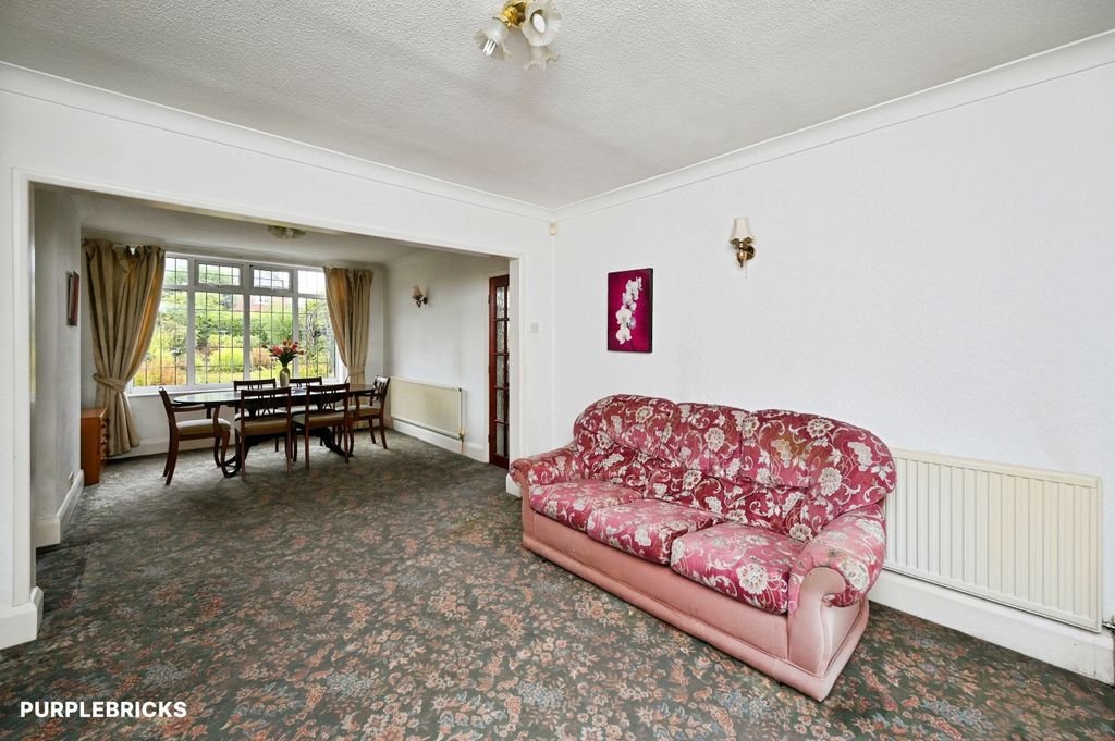 Property photo 2 of 28