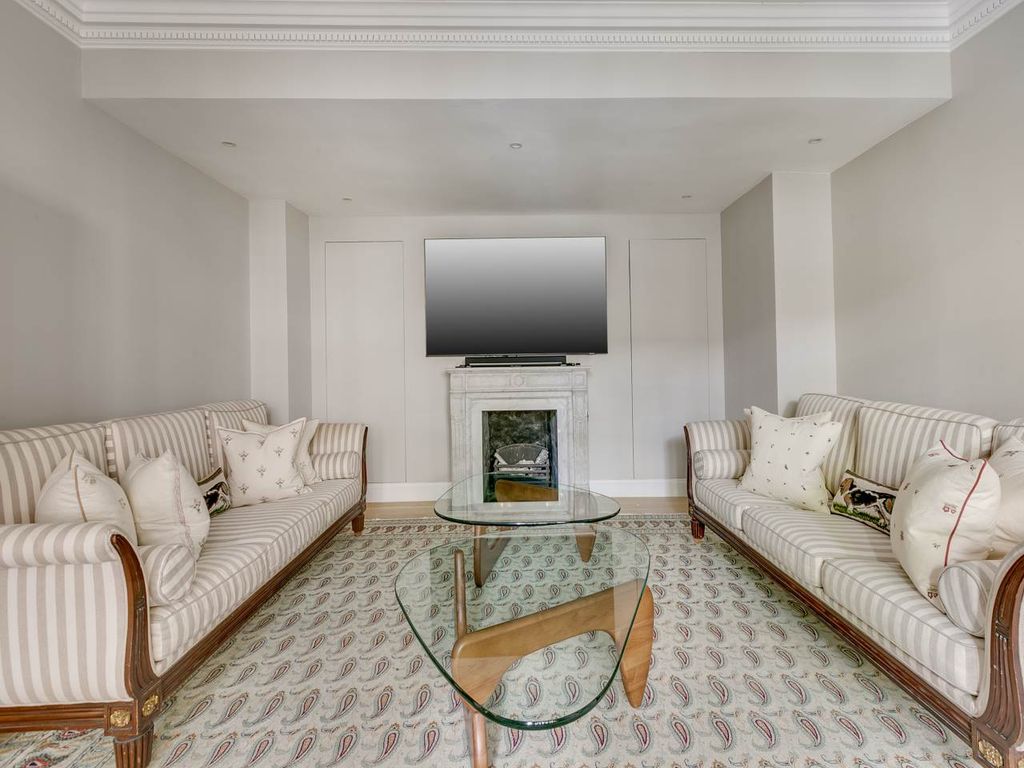 Property photo 2 of 23 Belgrave Place 7-5