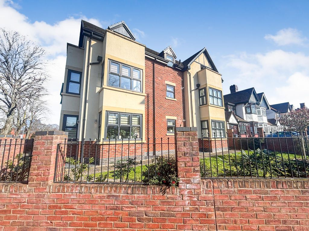 Property photo 1 of 12 Front (Exterior)