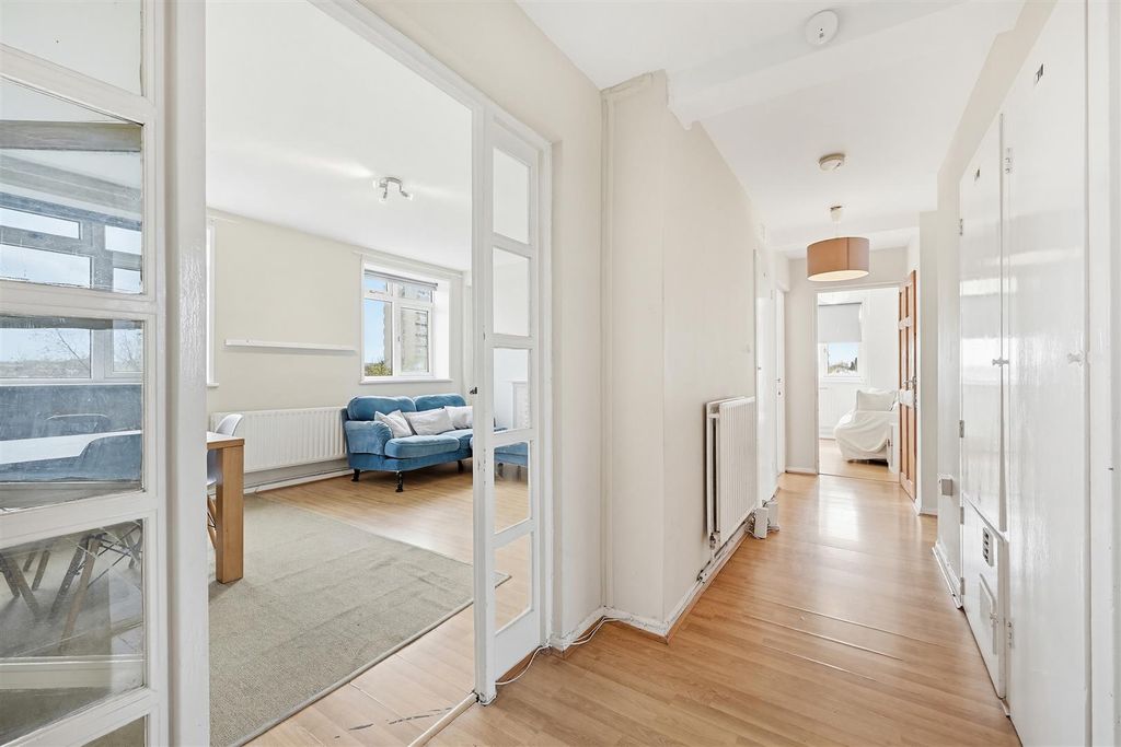 Property photo 2 of 16 Flat 9, Benson Court (2).Jpg