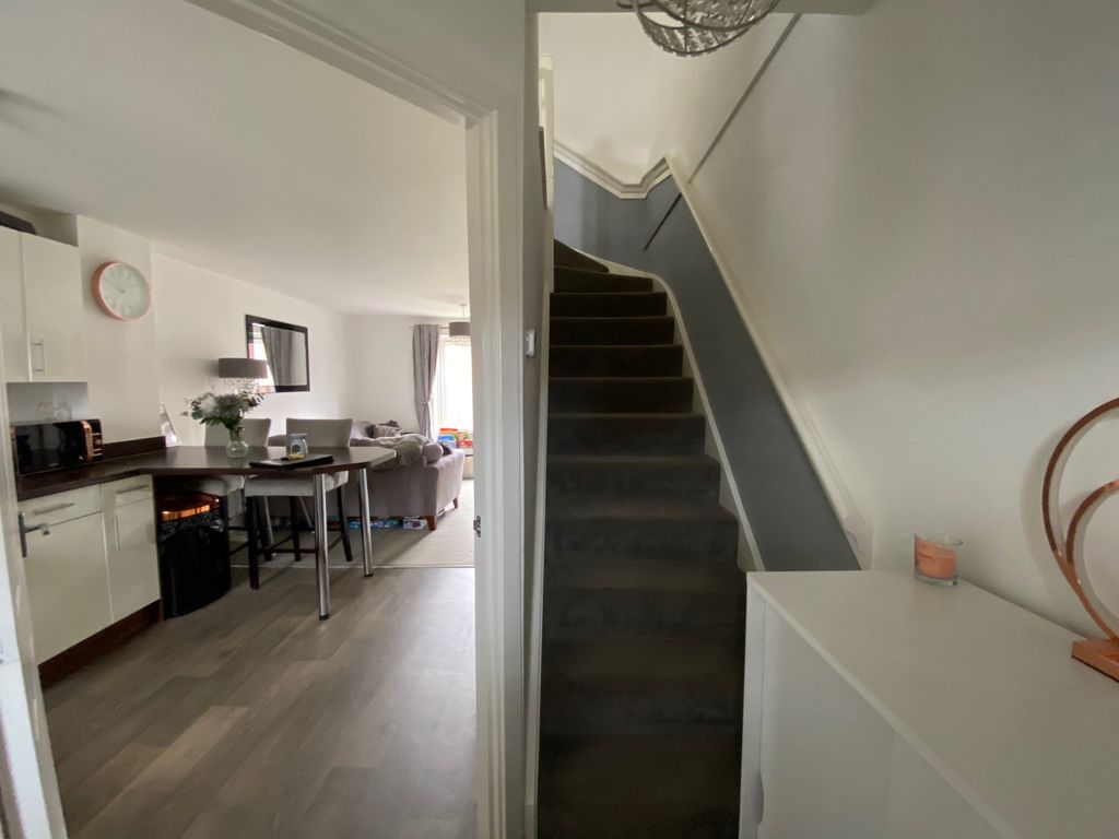 Property photo 2 of 12 7