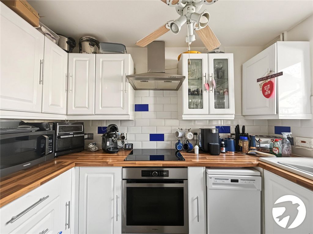 Property photo 2 of 13 Picture No. 11