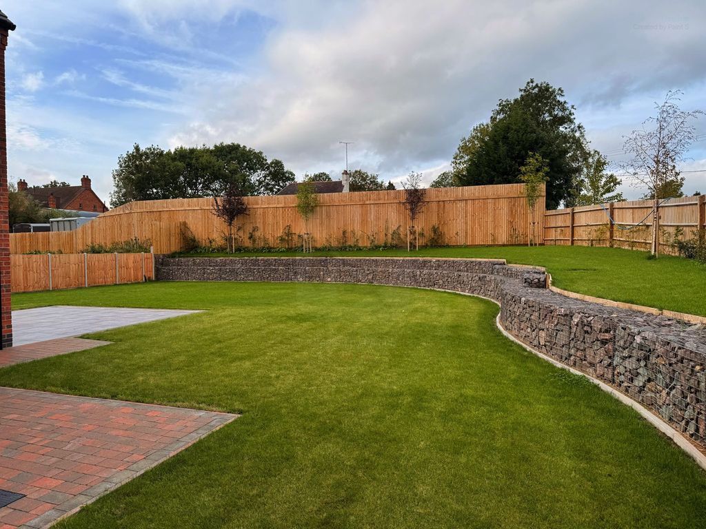 Property photo 2 of 23