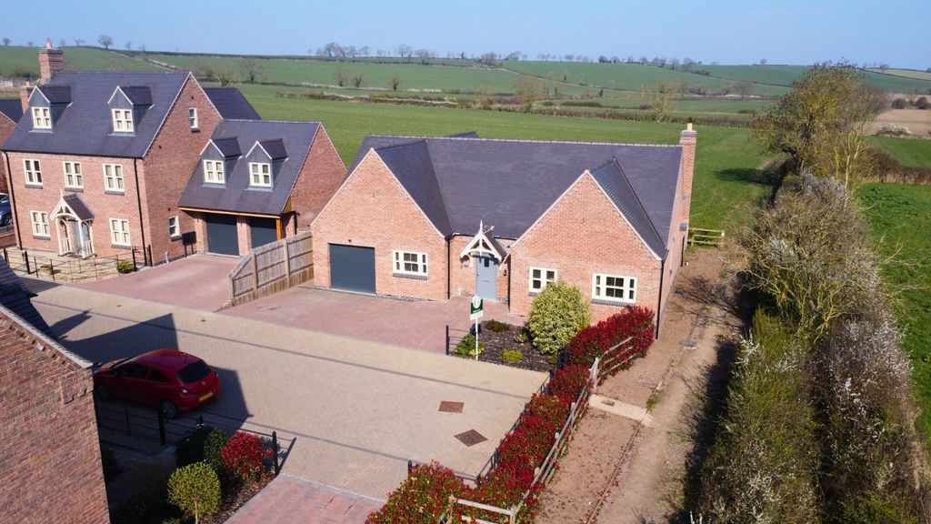 Property photo 1 of 28 Picture No. 45
