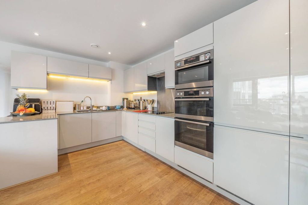 Property photo 3 of 10