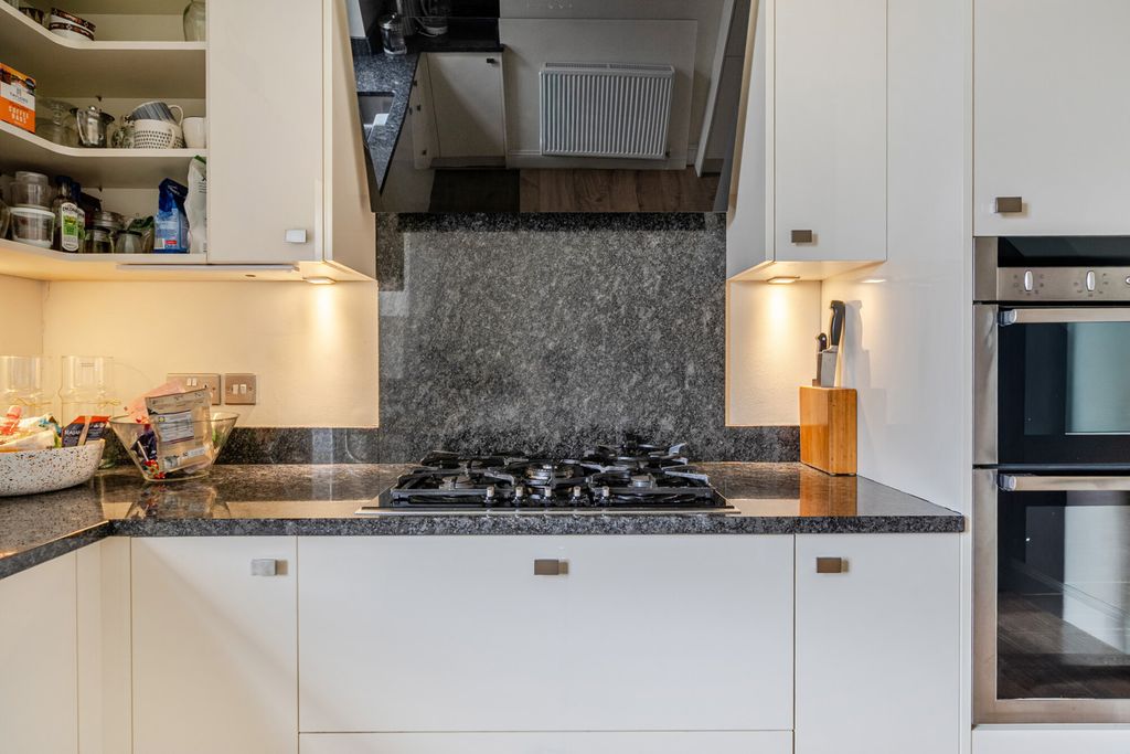 Property photo 3 of 16 1463008-13-6A0c3F...