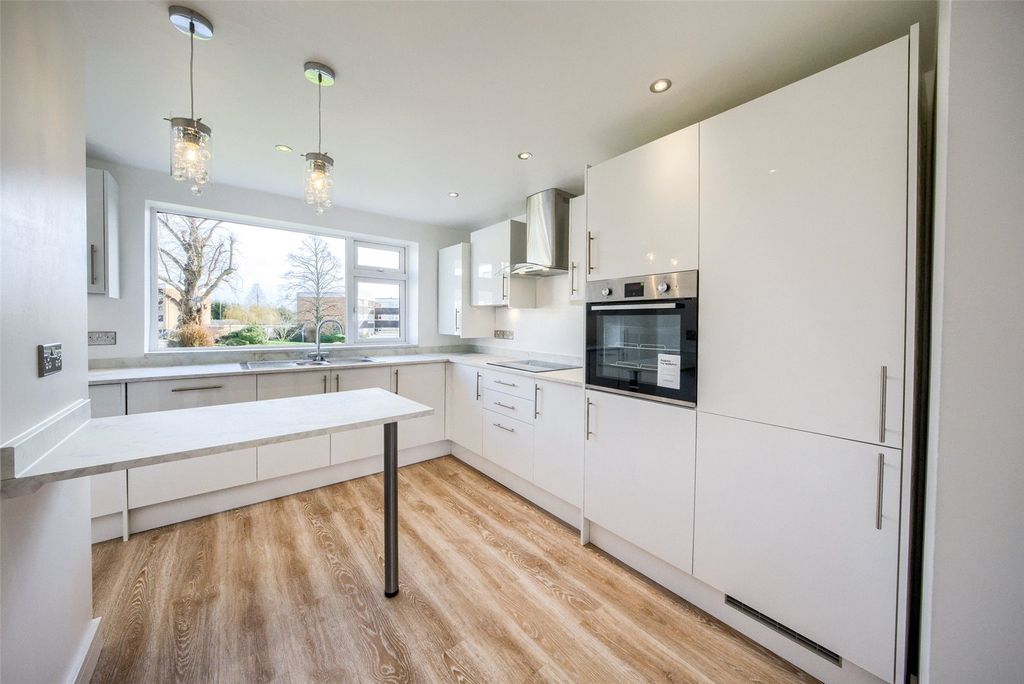 Property photo 3 of 9 Picture No. 10