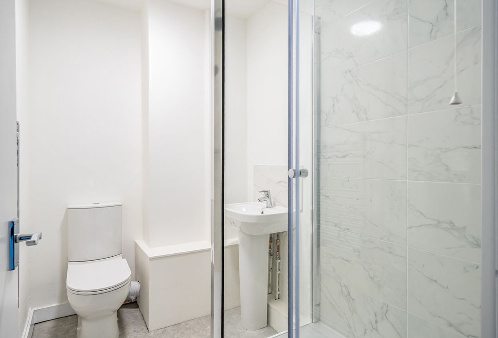 Property photo 3 of 11 1345992-12-68B1c9...