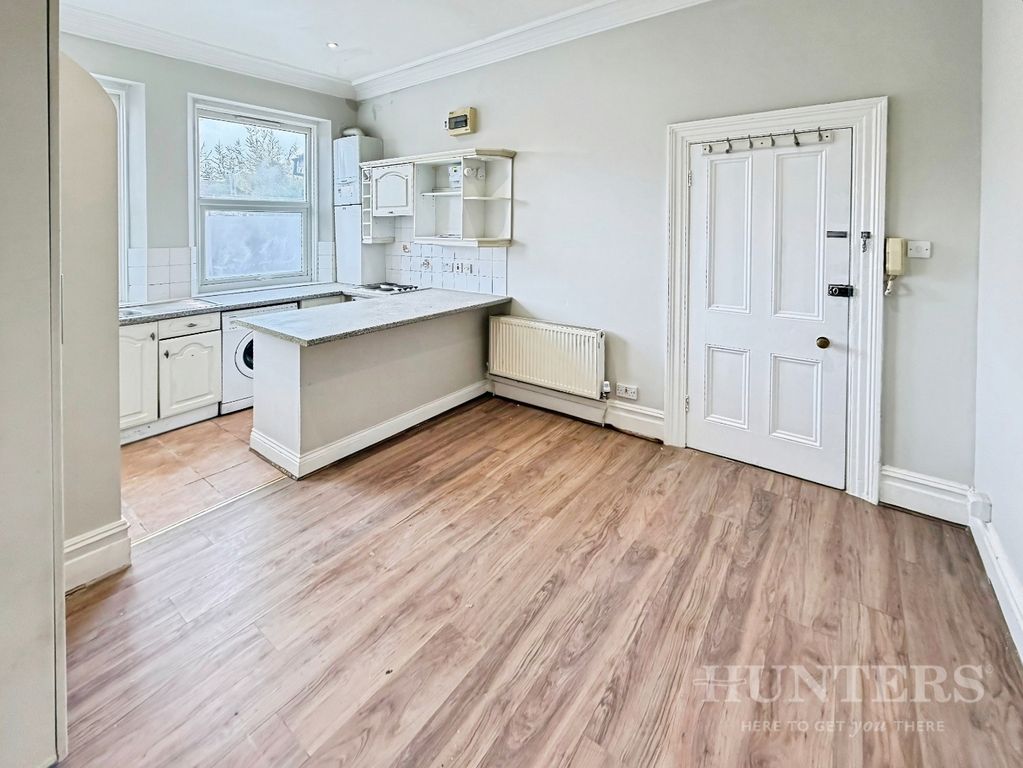 Property photo 3 of 7 Pbox-Img.Jpeg