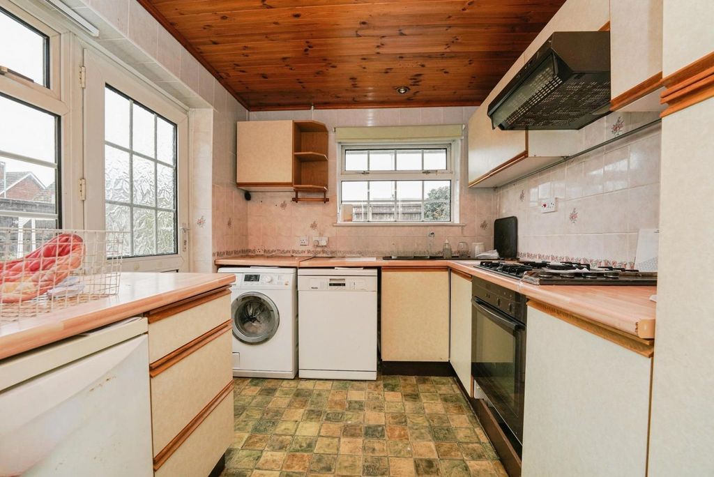 Property photo 3 of 12 Pbox-Img.Jpg