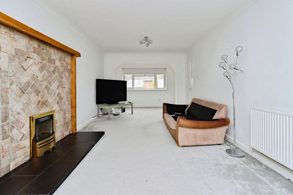 Property photo 3 of 44