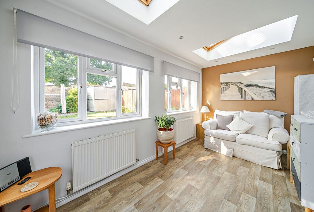 Property photo 2 of 11 14-6823802265478-...
