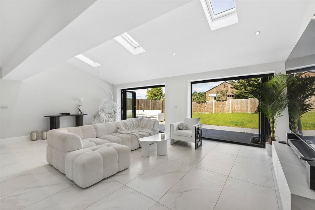 Property photo 3 of 13 Picture No. 30