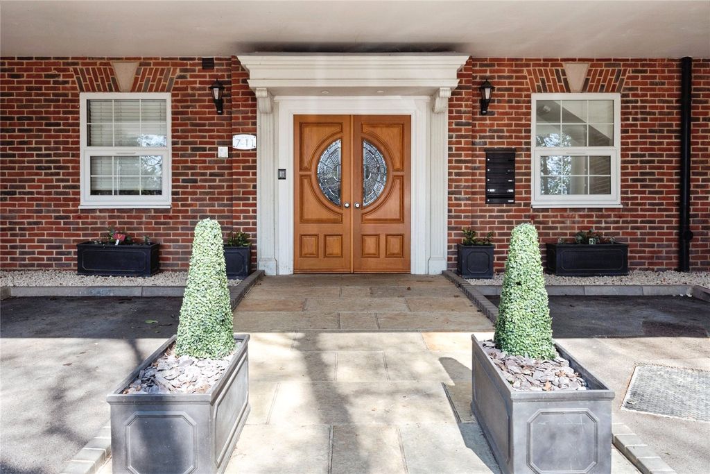 Property photo 2 of 17 Picture No. 24